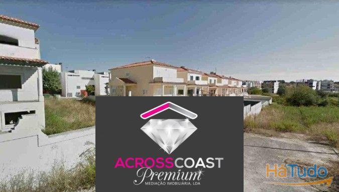 LOTE DE TERRENO PARA CONSTRUÇÃO DE MORADIA JUNTO À QUINTA DAS CORREIAS - CARTAXO LOTE DE TERRENO PARA CONSTRUÇÃO DE MORADIA JUNTO À QUINTA DAS CORREIAS - CARTAXO