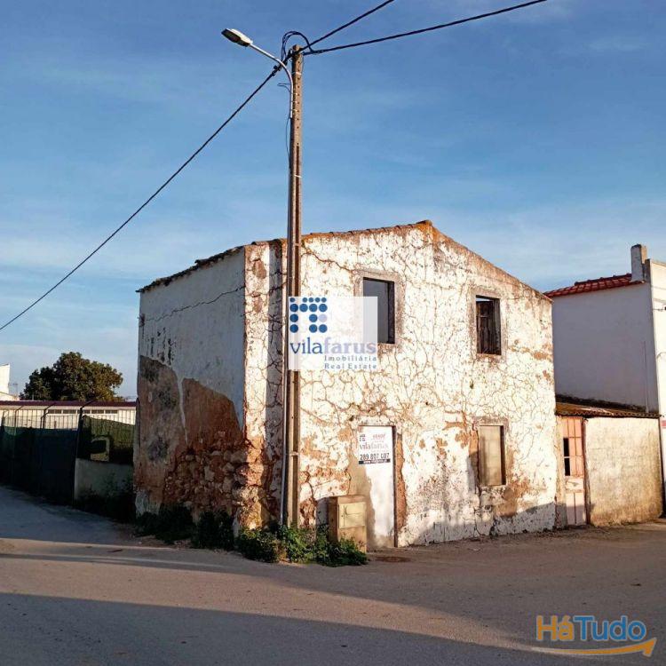 Ruina com terreno de 89m2 na Galvana Ruina com terreno de 89m2 na Galvana