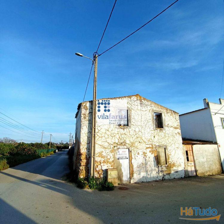 Ruina com terreno de 89m2 na Galvana Ruina com terreno de 89m2 na Galvana