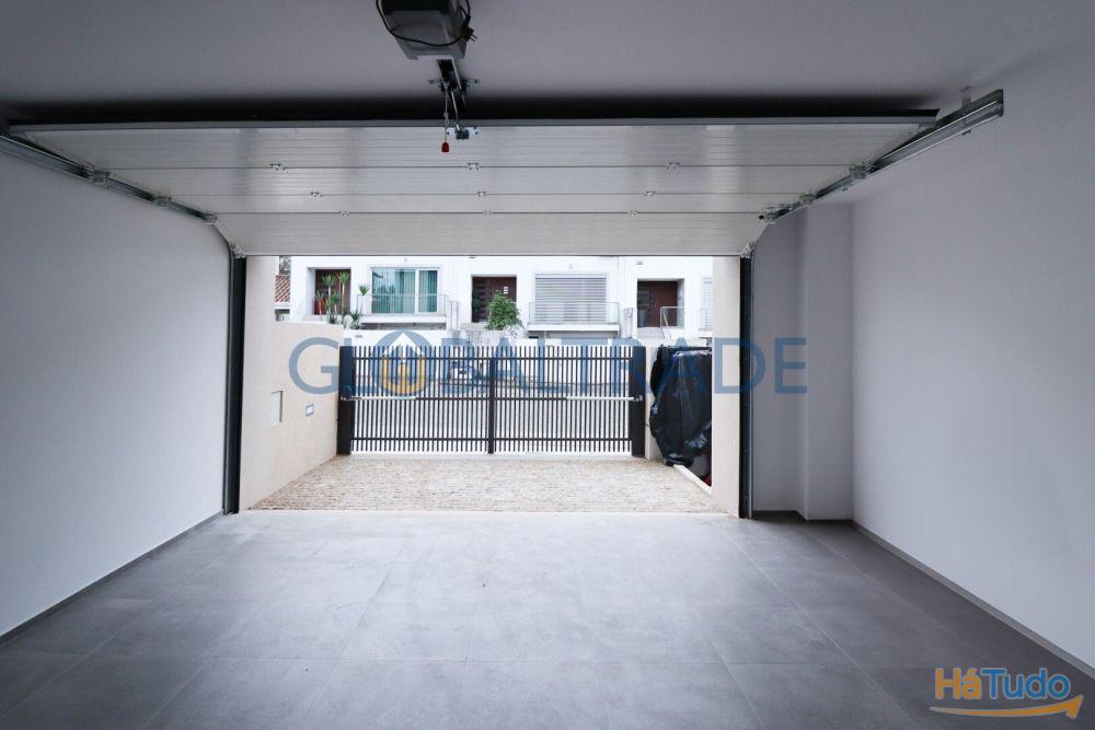 Moradia T3 NOVA com Terraço em São Pedro da Cova Moradia T3 NOVA com Terraço em São Pedro da Cova