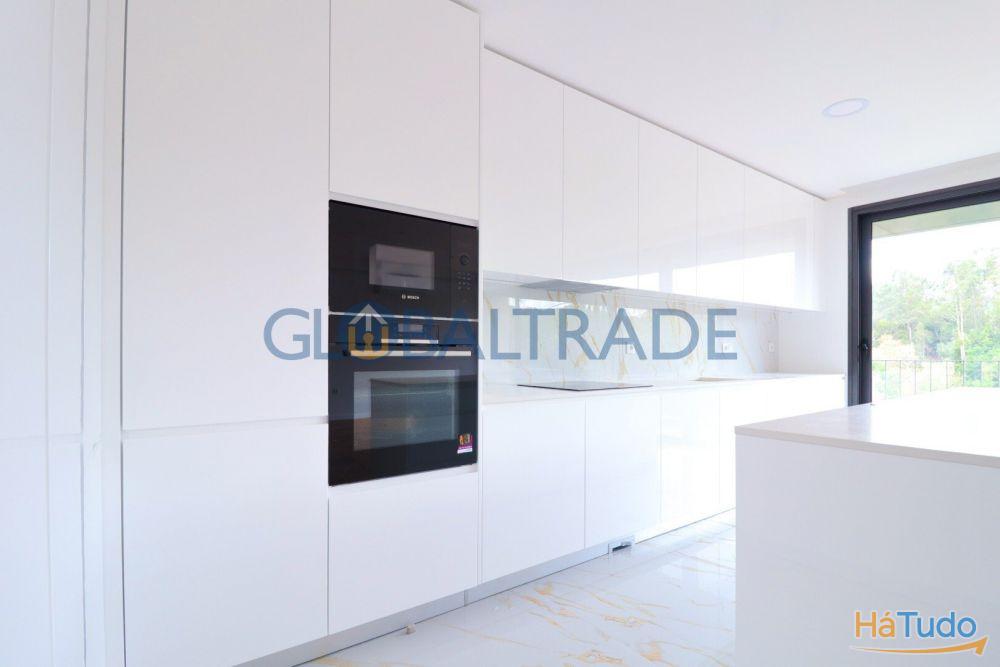 Moradia T3 NOVA com Terraço em São Pedro da Cova Moradia T3 NOVA com Terraço em São Pedro da Cova