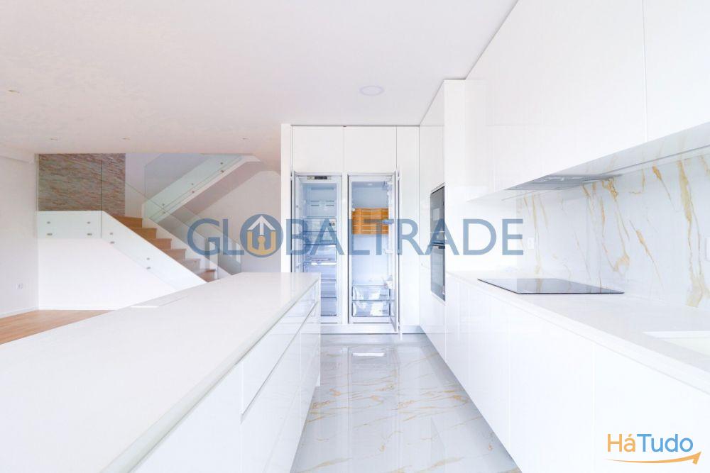 Moradia T3 NOVA com Terraço em São Pedro da Cova Moradia T3 NOVA com Terraço em São Pedro da Cova