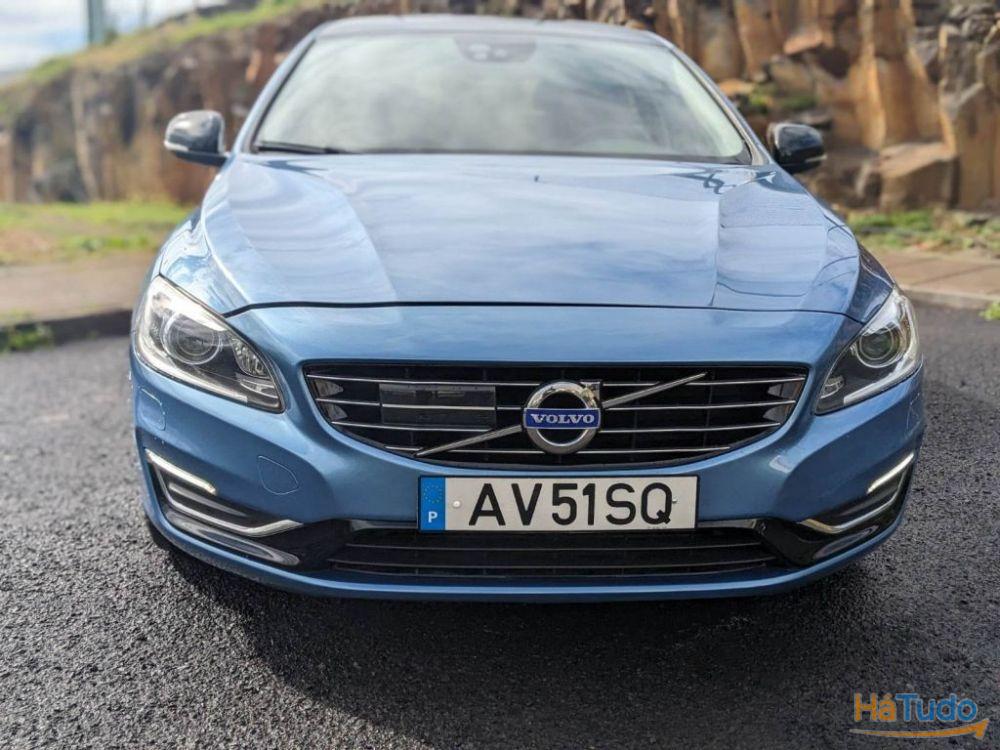 Volvo V60 D6 HYBRID R DESIGN Volvo V60 D6 HYBRID R DESIGN