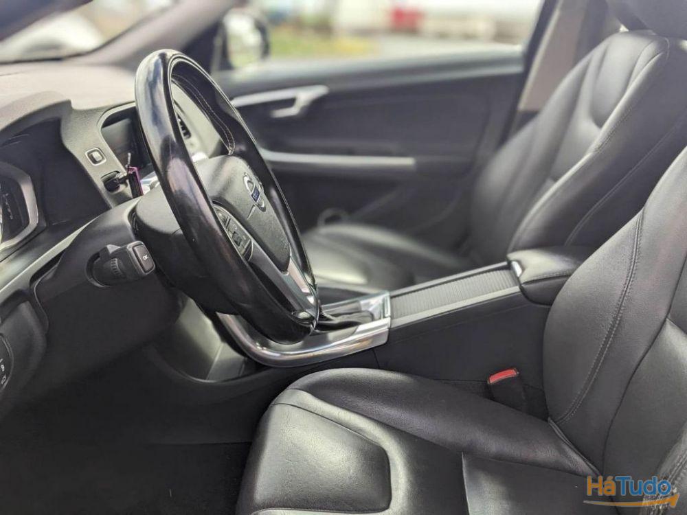 Volvo V60 D6 HYBRID R DESIGN Volvo V60 D6 HYBRID R DESIGN