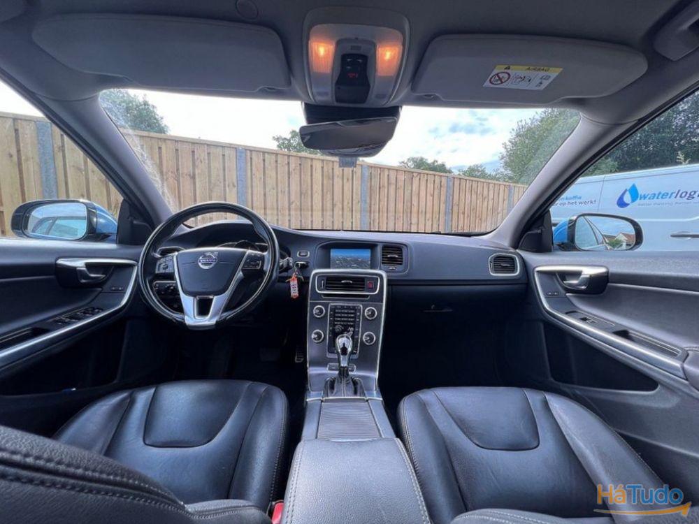 Volvo V60 D6 HYBRID R DESIGN Volvo V60 D6 HYBRID R DESIGN