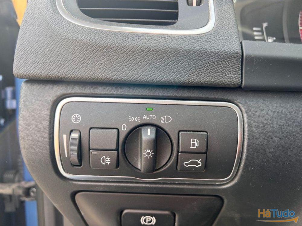 Volvo V60 D6 HYBRID R DESIGN Volvo V60 D6 HYBRID R DESIGN