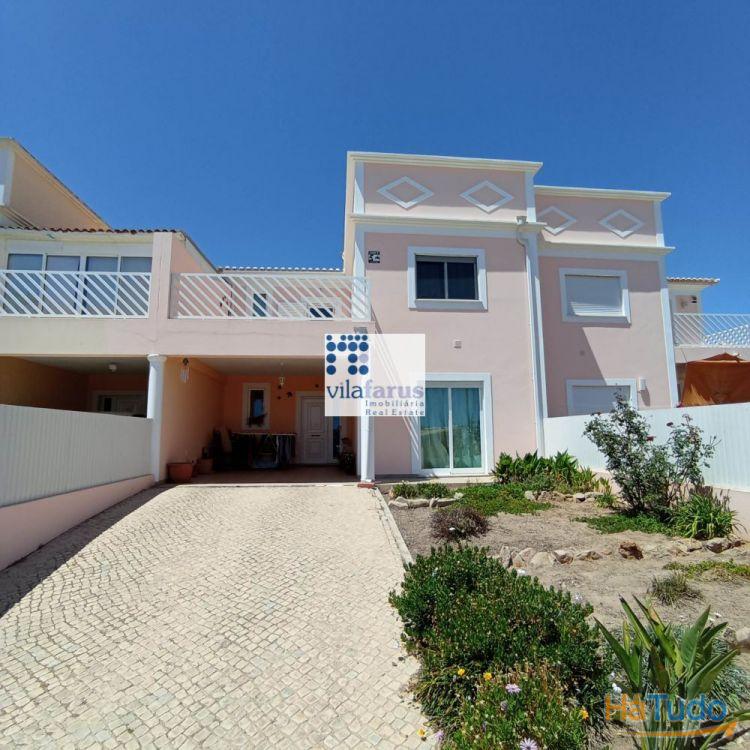 Moradia V4 com logradouro e espaço para viaturas nos arredores de Faro Moradia V4 com logradouro e espaço para viaturas nos arredores de Faro