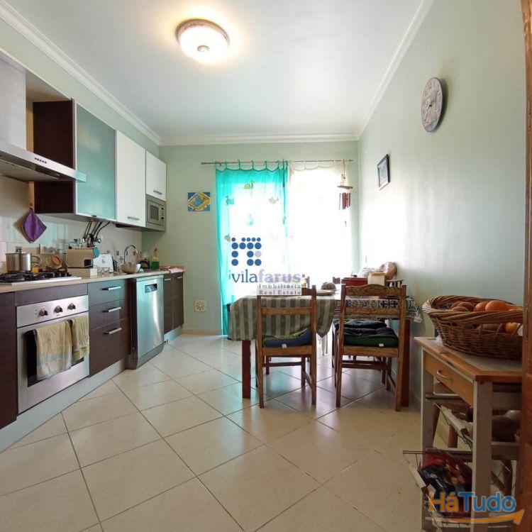 Moradia V4 com logradouro e espaço para viaturas nos arredores de Faro Moradia V4 com logradouro e espaço para viaturas nos arredores de Faro