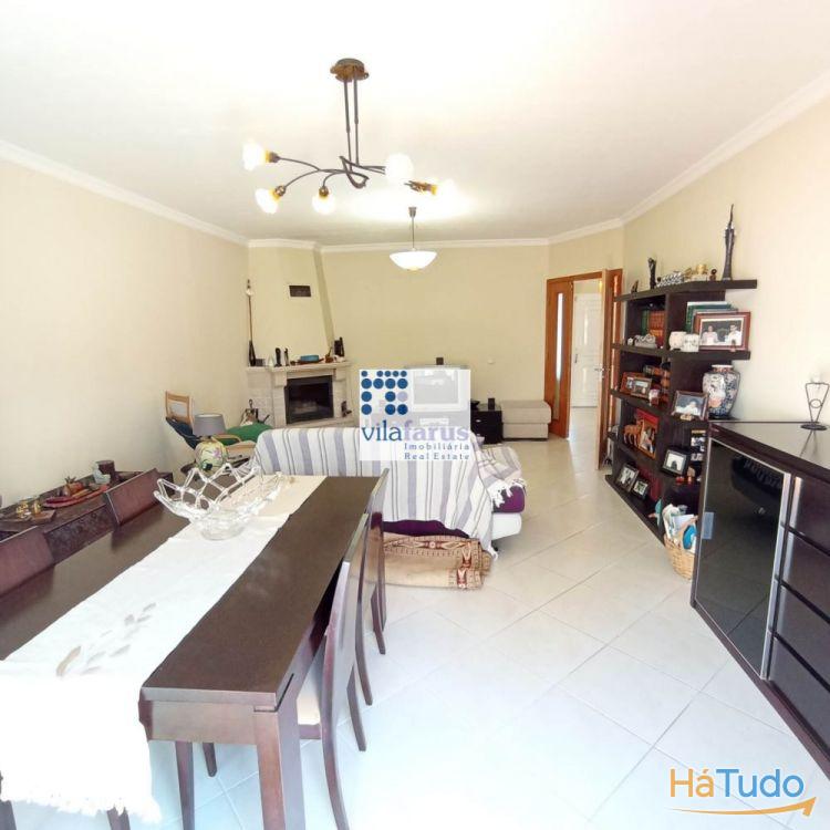 Moradia V4 com logradouro e espaço para viaturas nos arredores de Faro Moradia V4 com logradouro e espaço para viaturas nos arredores de Faro