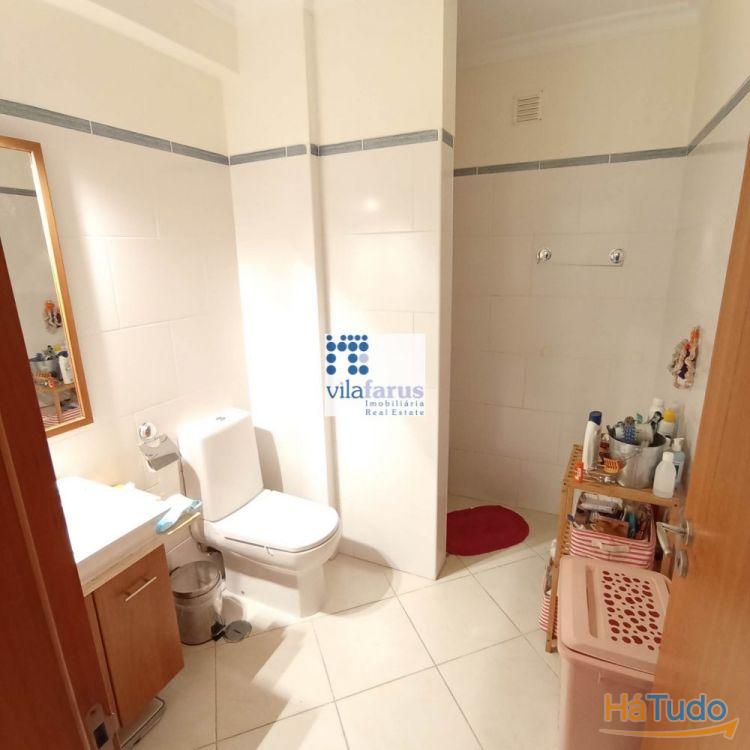 Moradia V4 com logradouro e espaço para viaturas nos arredores de Faro Moradia V4 com logradouro e espaço para viaturas nos arredores de Faro