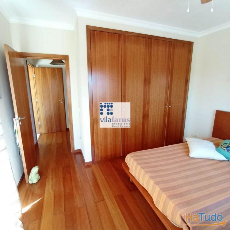 Moradia V4 com logradouro e espaço para viaturas nos arredores de Faro Moradia V4 com logradouro e espaço para viaturas nos arredores de Faro