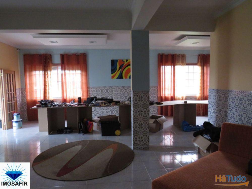 Moradia T6 em Alviobeira para Alojamento Local ou Habitação Própria Moradia T6 em Alviobeira para Alojamento Local ou Habitação Própria