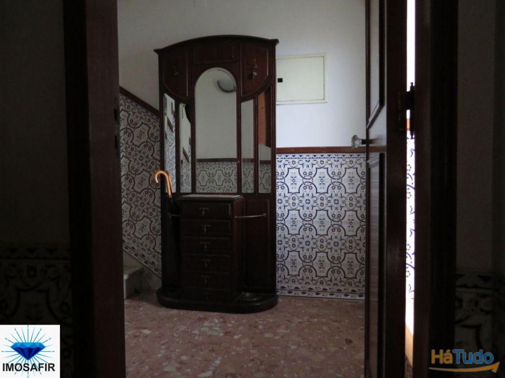 Moradia T6 em Alviobeira para Alojamento Local ou Habitação Própria Moradia T6 em Alviobeira para Alojamento Local ou Habitação Própria