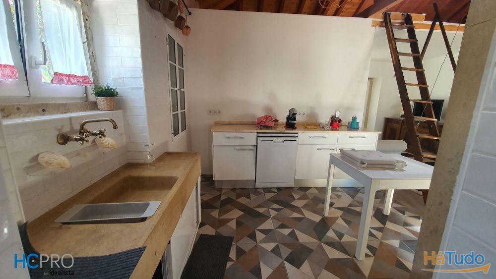 Encantadora Propriedade com 2 Moradias Tradicionais Encantadora Propriedade com 2 Moradias Tradicionais