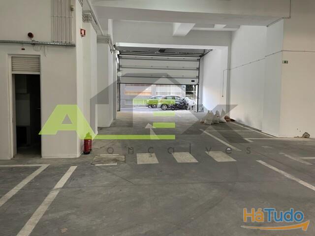 Espaço ( Garagem ) / ANJOS / Renda mensal 6.500? Espaço ( Garagem ) / ANJOS / Renda mensal 6.500?