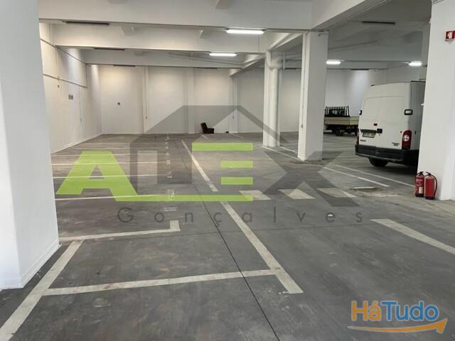 Espaço ( Garagem ) / ANJOS / Renda mensal 6.500? Espaço ( Garagem ) / ANJOS / Renda mensal 6.500?