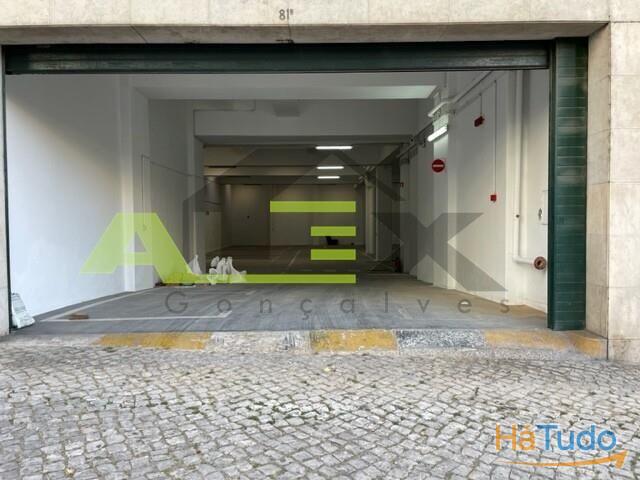 Espaço ( Garagem ) / ANJOS / Renda mensal 6.500? Espaço ( Garagem ) / ANJOS / Renda mensal 6.500?