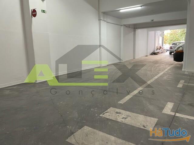 Espaço ( Garagem ) / ANJOS / Renda mensal 6.500? Espaço ( Garagem ) / ANJOS / Renda mensal 6.500?