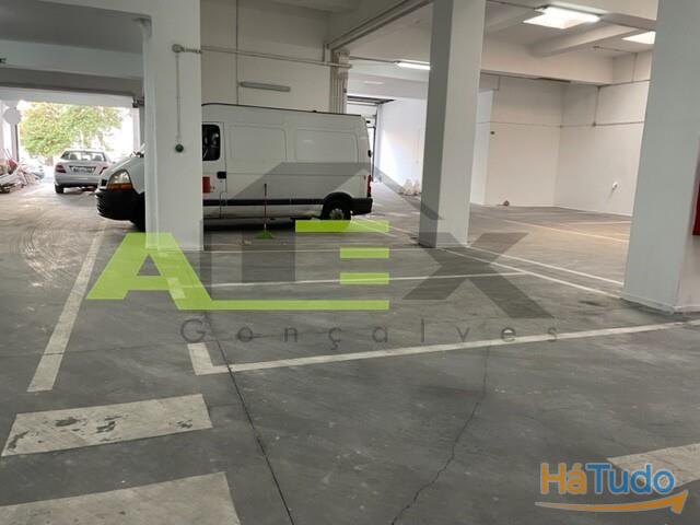 Espaço ( Garagem ) / ANJOS / Renda mensal 6.500? Espaço ( Garagem ) / ANJOS / Renda mensal 6.500?