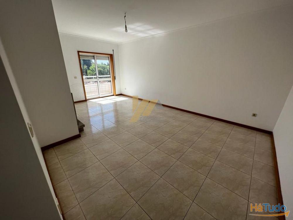 Apartamento T3 com boas áreas Apartamento T3 com boas áreas