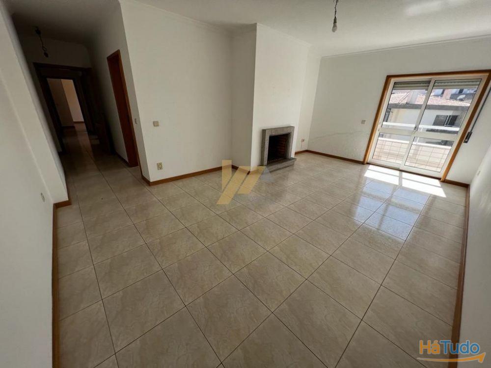 Apartamento T3 com boas áreas Apartamento T3 com boas áreas