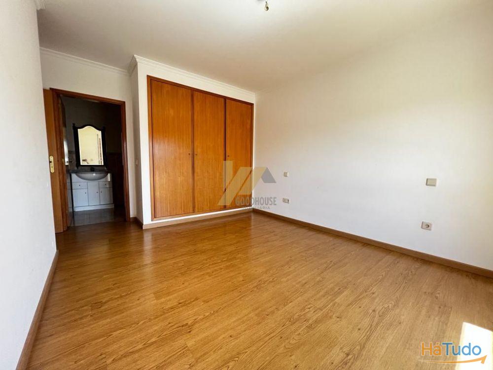 Apartamento T3 com boas áreas Apartamento T3 com boas áreas
