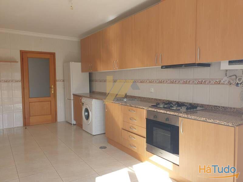 Apartamento T3 com boas áreas Apartamento T3 com boas áreas