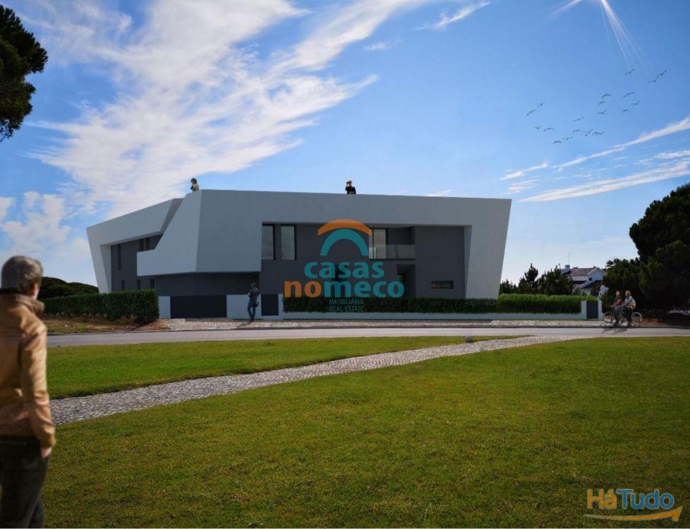 Junto à praia de Alfarim e Meco, excelente terreno com projeto aprovado. Junto à praia de Alfarim e Meco, excelente terreno com projeto aprovado.