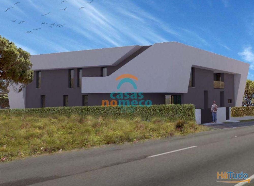 Junto à praia de Alfarim e Meco, excelente terreno com projeto aprovado. Junto à praia de Alfarim e Meco, excelente terreno com projeto aprovado.