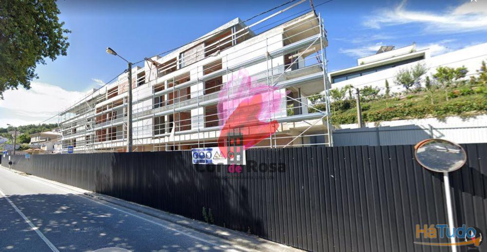 Apartamento último andar com terraço- Mesão Frio Apartamento último andar com terraço- Mesão Frio