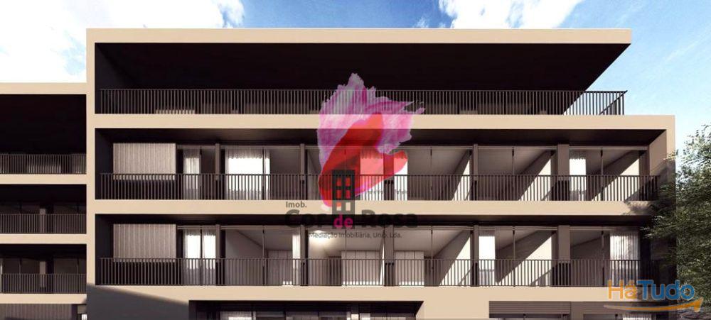 Apartamento último andar com terraço- Mesão Frio Apartamento último andar com terraço- Mesão Frio