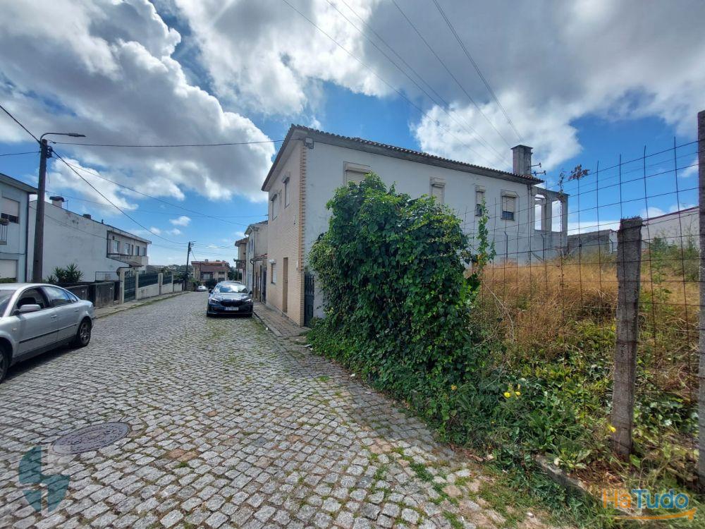 Terreno à Venda em Pedrouços- Maia Terreno à Venda em Pedrouços- Maia