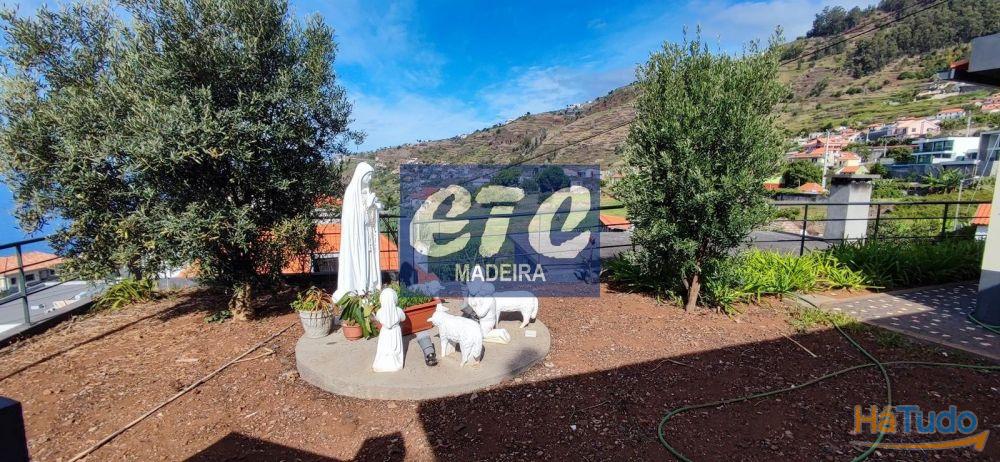 Beautiful sunny and sea view property in Arco da Calheta Beautiful sunny and sea view property in Arco da Calheta