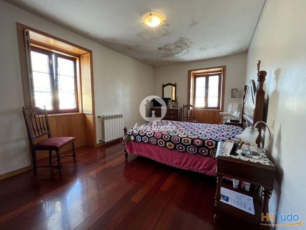 Moradia T4 c/ comércio inserida em terreno c/ 1479m2 em Amorim, Póvoa de Varzim! Moradia T4 c/ comércio inserida em terreno c/ 1479m2 em Amorim, Póvoa de Varzim!