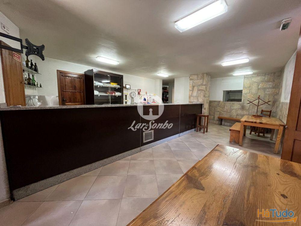 Moradia T4 c/ comércio inserida em terreno c/ 1479m2 em Amorim, Póvoa de Varzim! Moradia T4 c/ comércio inserida em terreno c/ 1479m2 em Amorim, Póvoa de Varzim!