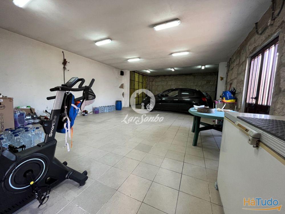 Moradia T4 c/ comércio inserida em terreno c/ 1479m2 em Amorim, Póvoa de Varzim! Moradia T4 c/ comércio inserida em terreno c/ 1479m2 em Amorim, Póvoa de Varzim!