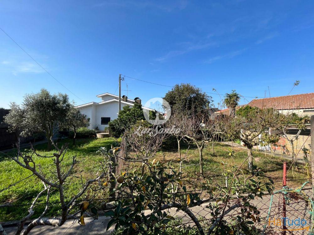 Moradia T4 c/ comércio inserida em terreno c/ 1479m2 em Amorim, Póvoa de Varzim! Moradia T4 c/ comércio inserida em terreno c/ 1479m2 em Amorim, Póvoa de Varzim!