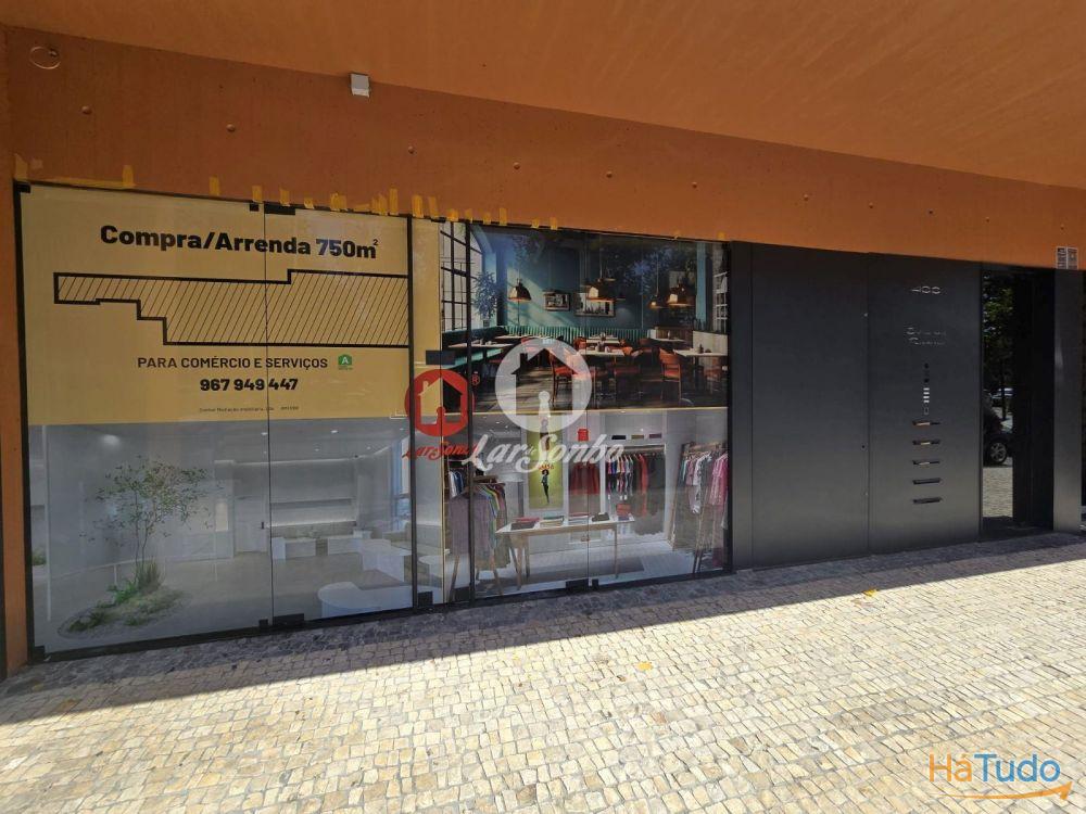 Loja NOVA no centro de Vila do Conde com 2 andares e 750m2 Loja NOVA no centro de Vila do Conde com 2 andares e 750m2