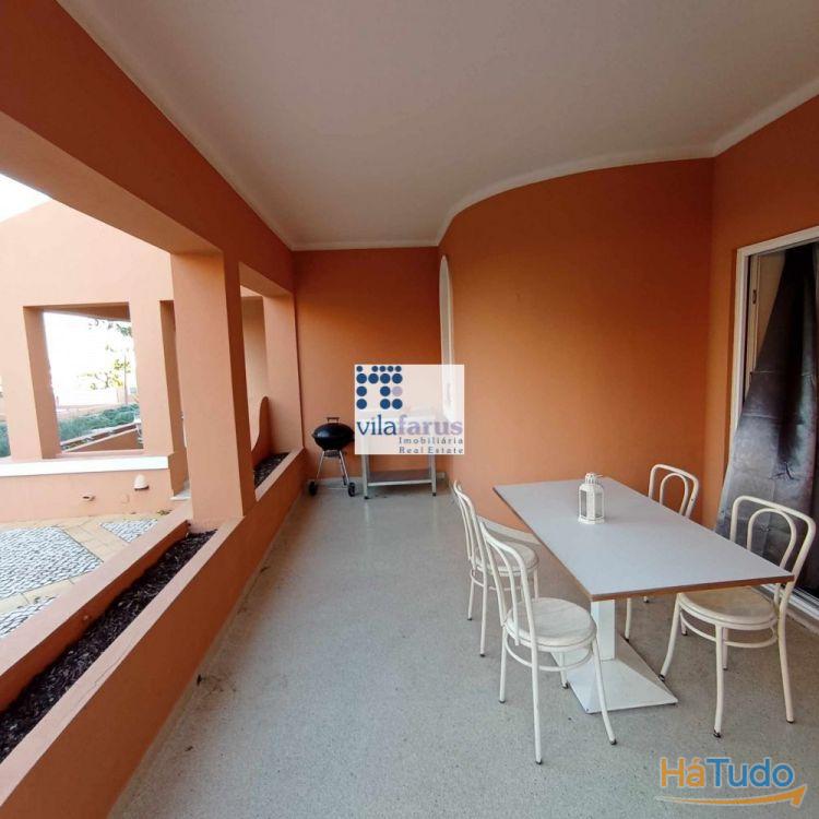 T1+1 em codomínio fechado com piscina e jardins T1+1 em codomínio fechado com piscina e jardins