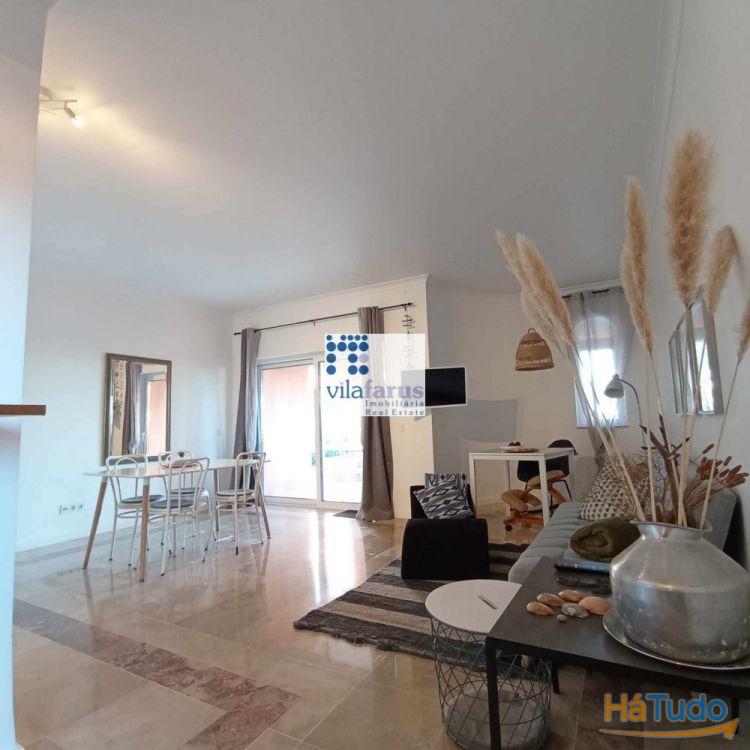 T1+1 em codomínio fechado com piscina e jardins T1+1 em codomínio fechado com piscina e jardins