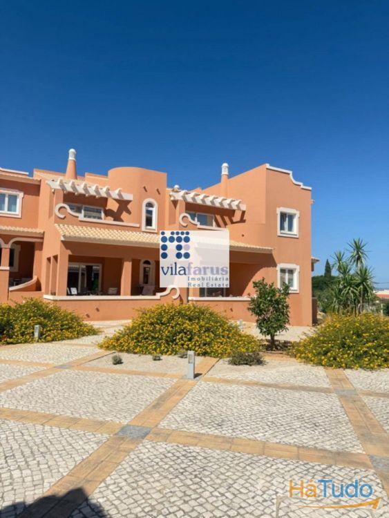 T1+1 em codomínio fechado com piscina e jardins T1+1 em codomínio fechado com piscina e jardins