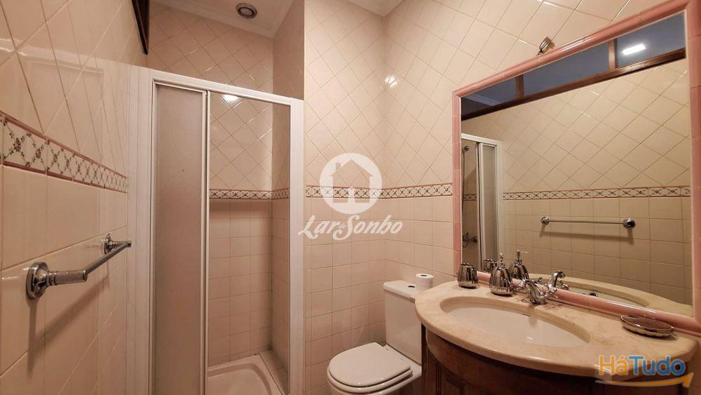 Moradia T4 individual c/ nova, com piscina interior em Balazar, Póvoa de Varzim Moradia T4 individual c/ nova, com piscina interior em Balazar, Póvoa de Varzim