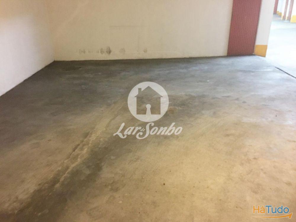 Garagem Fechada p/ 3 carros a 800m da praia da Póvoa de Varzim - ARRENDA! Garagem Fechada p/ 3 carros a 800m da praia da Póvoa de Varzim - ARRENDA!