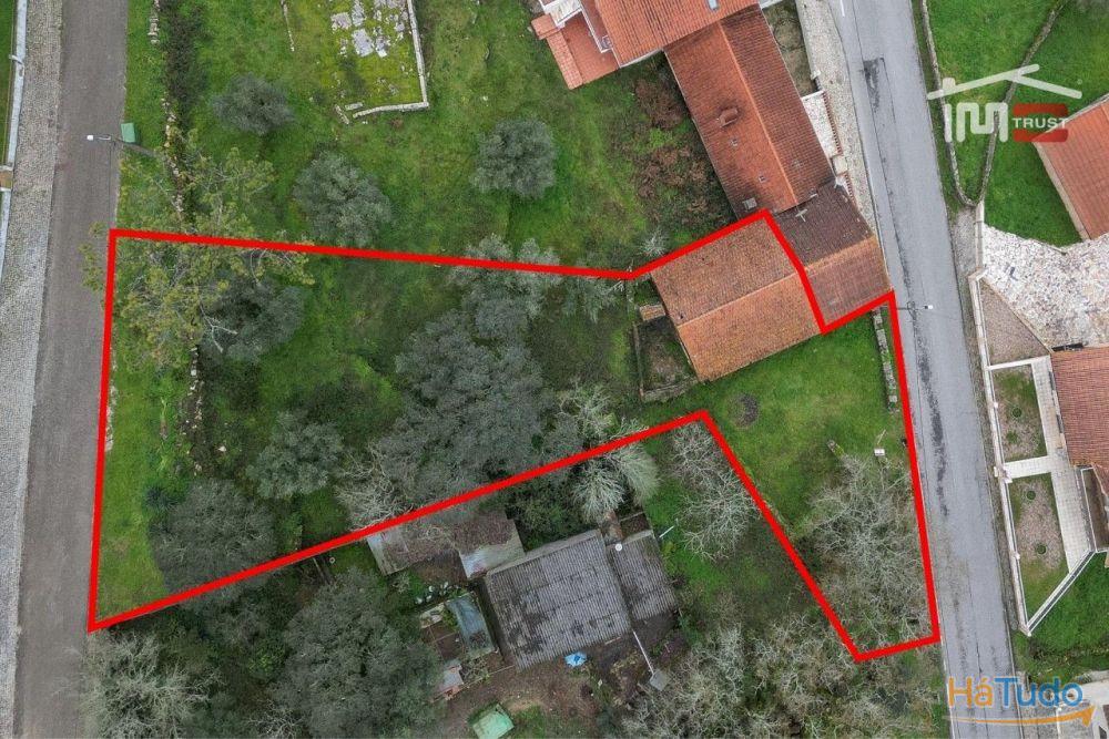 MORADIA T2 DE CAMPO PARA RECUPERAR COM LAREIRA, POÇO E FORNO (S. MAMEDE) MORADIA T2 DE CAMPO PARA RECUPERAR COM LAREIRA, POÇO E FORNO (S. MAMEDE)