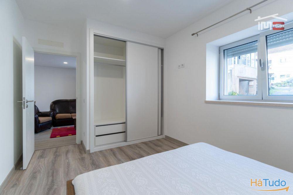 MORADIA T2 RECUPERADA EM ESTADO NOVO COM AREA TOTAL DE 410 M2 EM REGUENGO DO FETAL BATALHA MORADIA T2 RECUPERADA EM ESTADO NOVO COM AREA TOTAL DE 410 M2 EM REGUENGO DO FETAL BATALHA