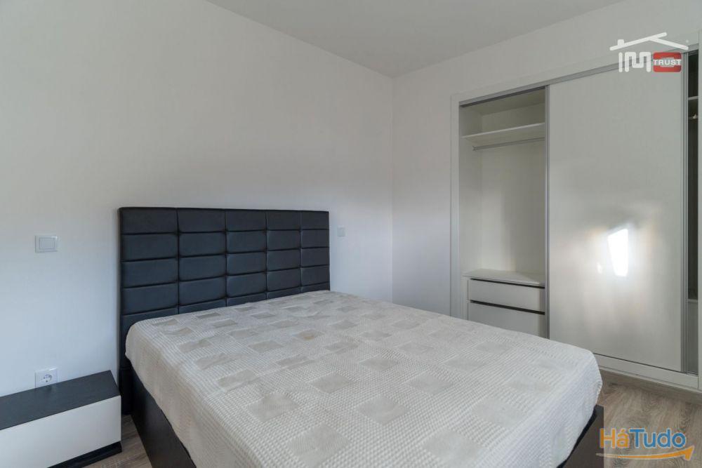 MORADIA T2 RECUPERADA EM ESTADO NOVO COM AREA TOTAL DE 410 M2 EM REGUENGO DO FETAL BATALHA MORADIA T2 RECUPERADA EM ESTADO NOVO COM AREA TOTAL DE 410 M2 EM REGUENGO DO FETAL BATALHA