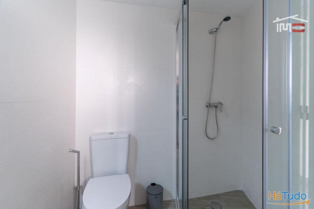 MORADIA T2 RECUPERADA EM ESTADO NOVO COM AREA TOTAL DE 410 M2 EM REGUENGO DO FETAL BATALHA MORADIA T2 RECUPERADA EM ESTADO NOVO COM AREA TOTAL DE 410 M2 EM REGUENGO DO FETAL BATALHA