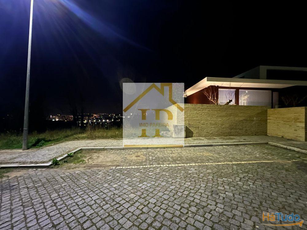 Lote de Luxo em Frai�o para moradia individual!