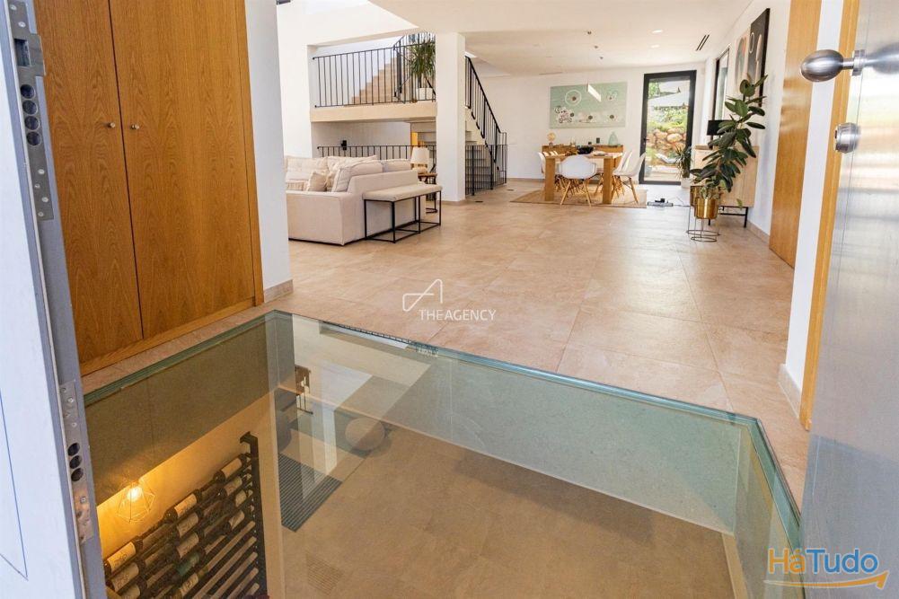 Villa de 4 quartos recém-construída Villa de 4 quartos recém-construída