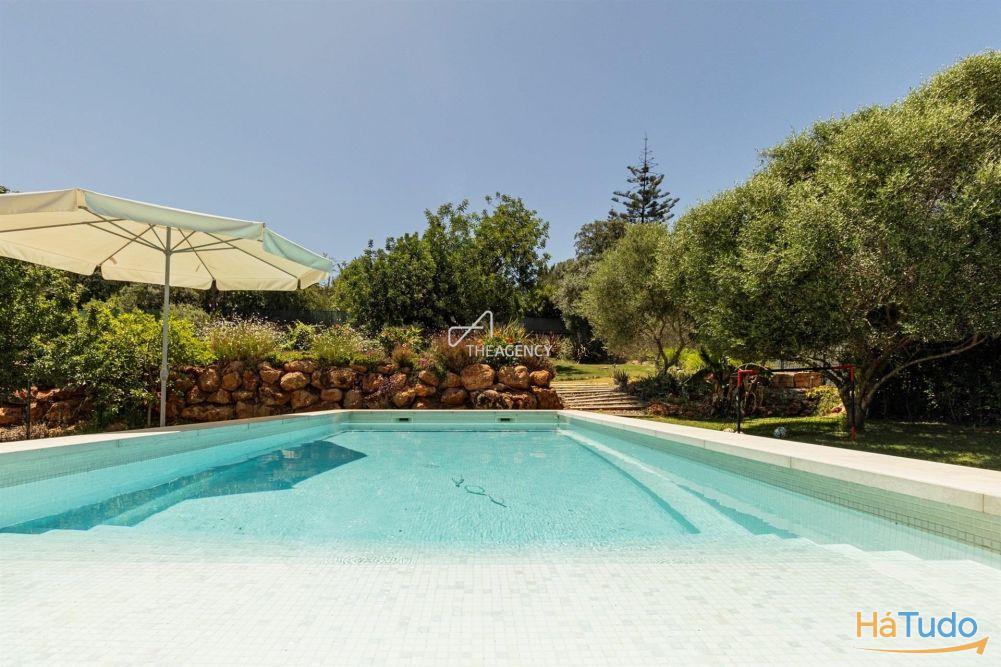 Villa de 4 quartos recém-construída Villa de 4 quartos recém-construída